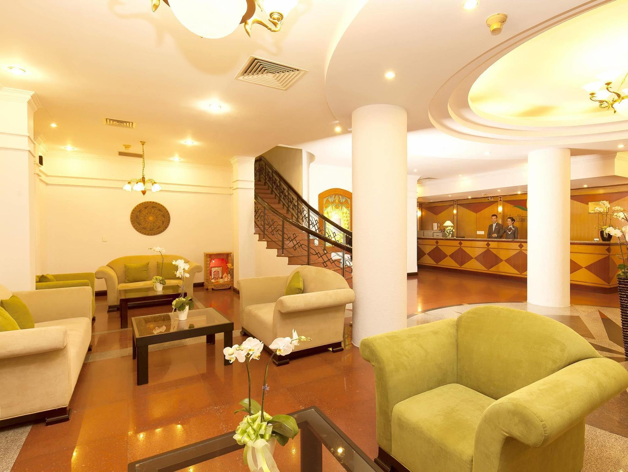 Liberty Sài Gòn Parkview Khách sạn 3*